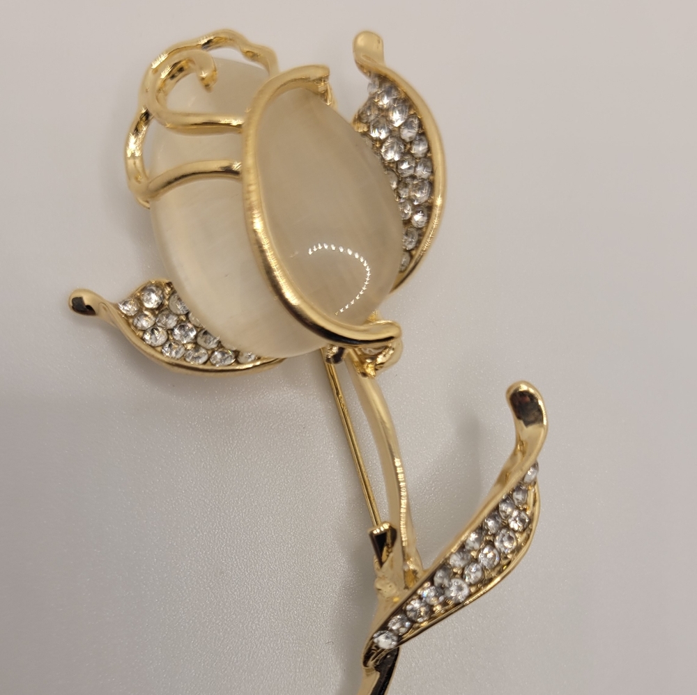 Flower Gold Rose Brooch. 6cm tall 2cm wide Rose Brooch pin.
